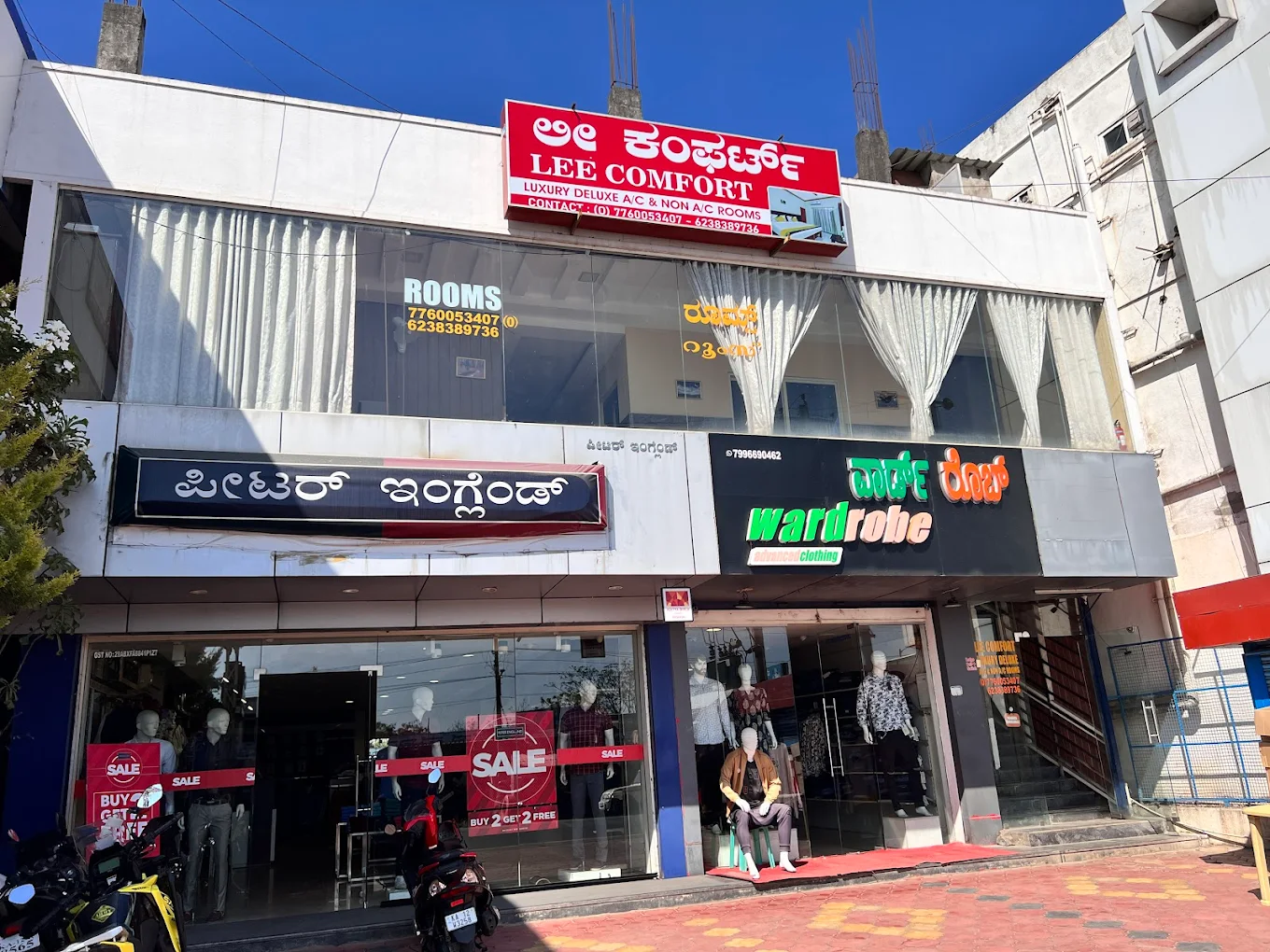 Lee Comfort signboard