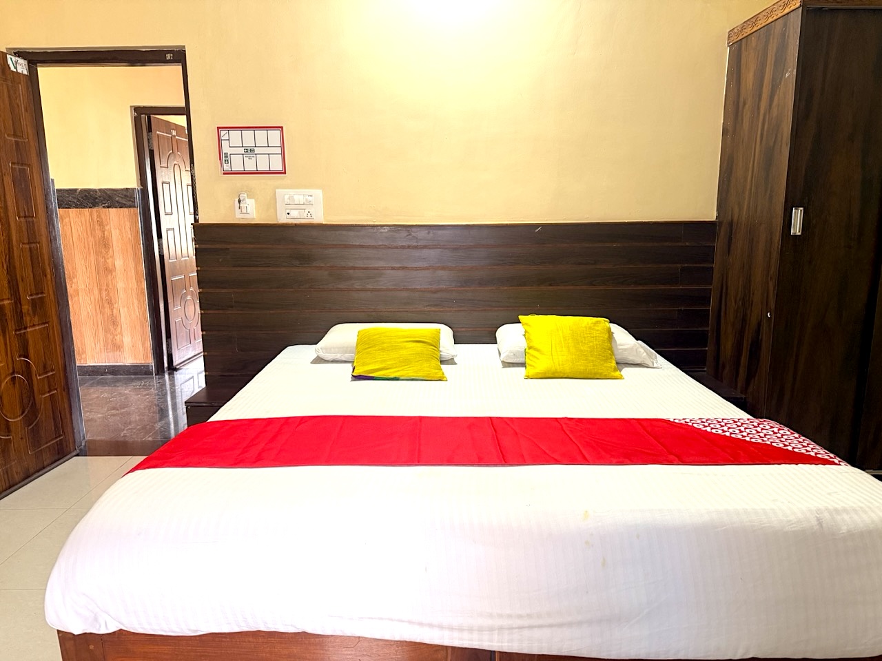 Lee Comfort Kushalnagar gallery photo 1