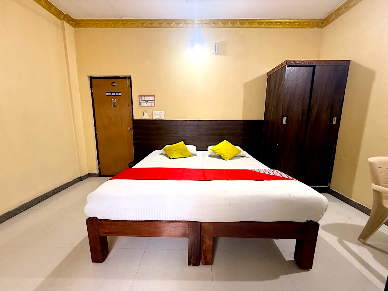 Lee Comfort Kushalnagar gallery photo 2