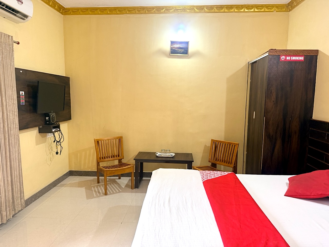 Lee Comfort Kushalnagar gallery photo 8