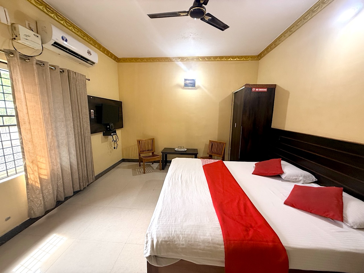 Lee Comfort Kushalnagar gallery photo 9