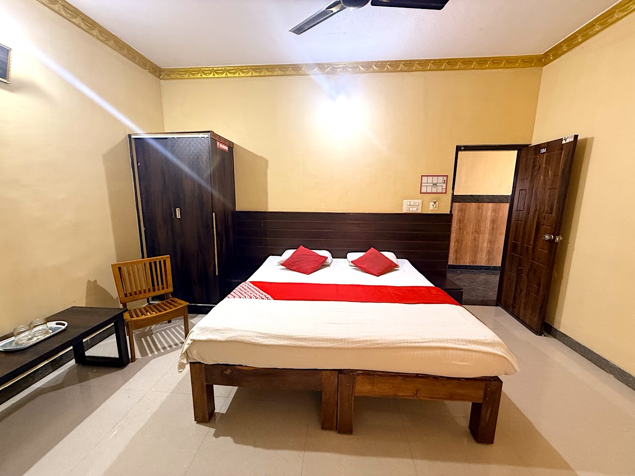 Lee Comfort Kushalnagar gallery photo 11