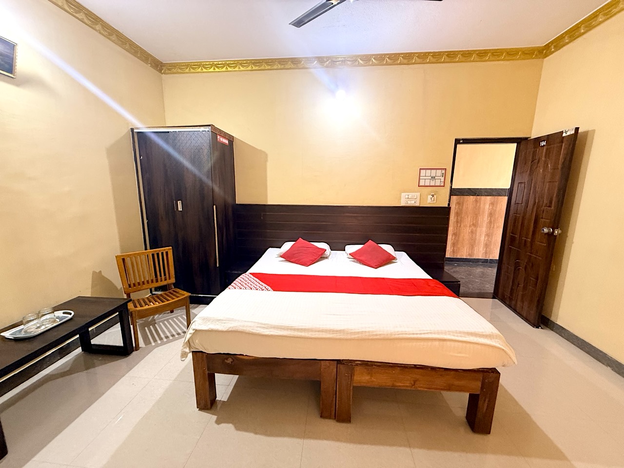 Lee Comfort Kushalnagar gallery photo 12