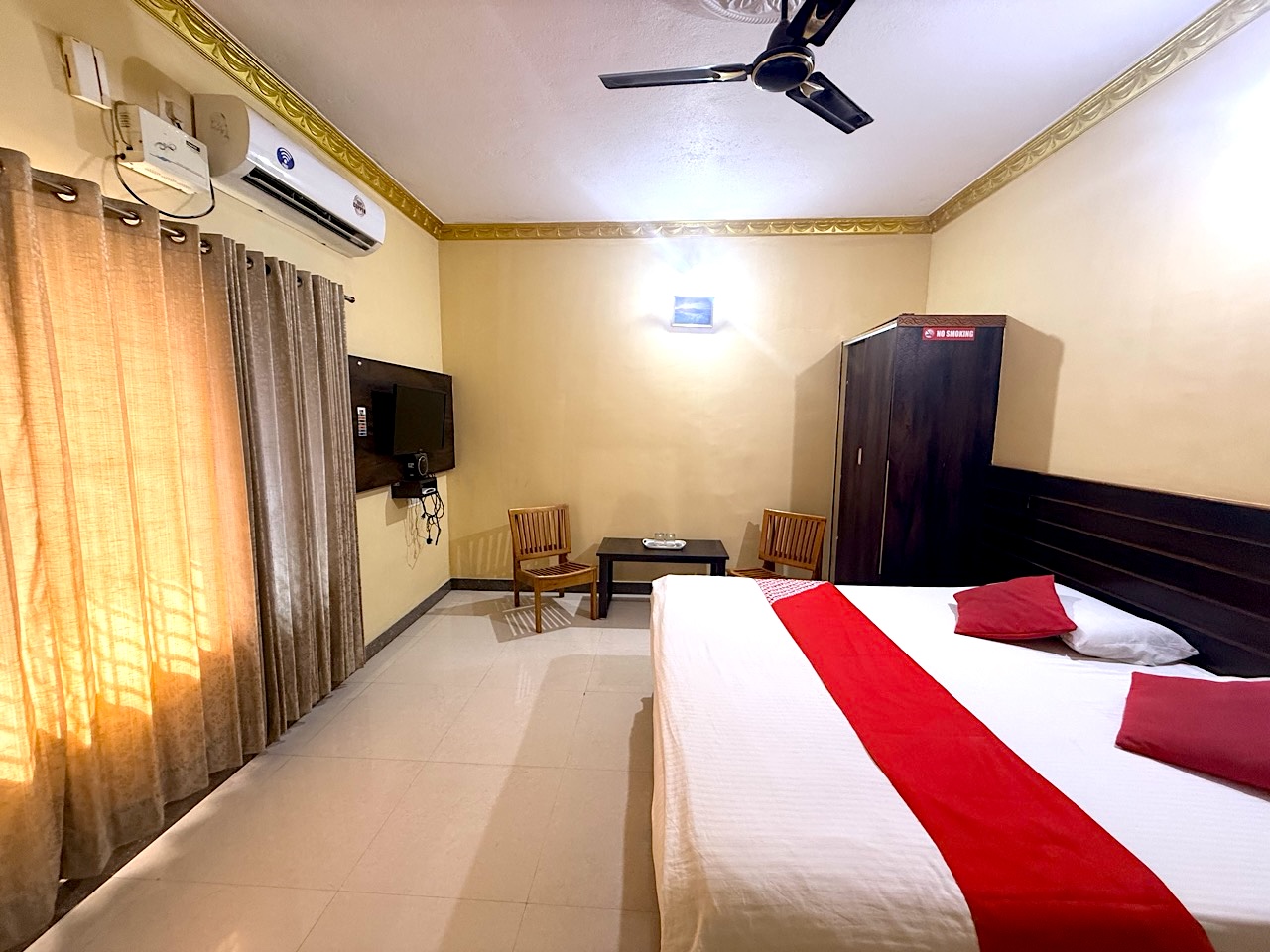 Lee Comfort Kushalnagar gallery photo 13