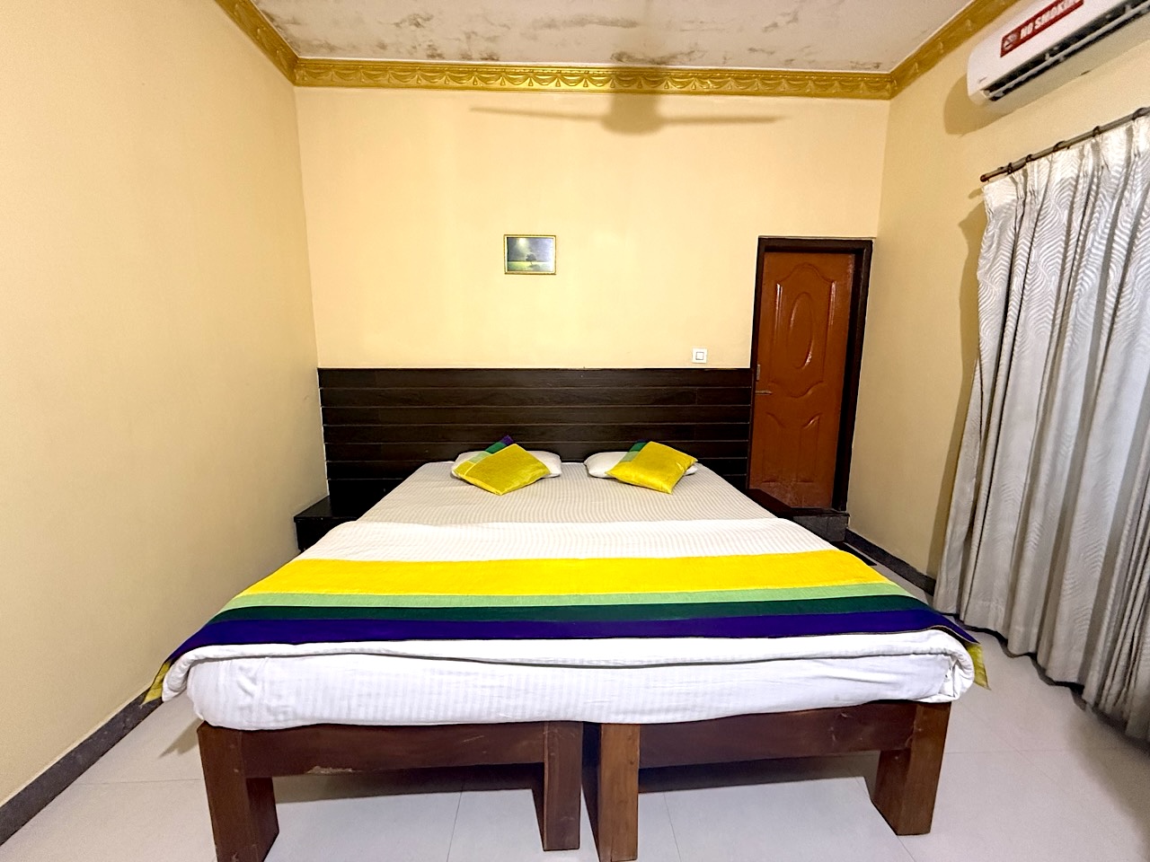 Lee Comfort Kushalnagar gallery photo 15